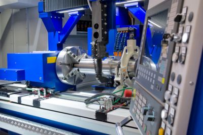 Direkt an der Maschine dämmen. Perfekter Schallschutz für Ihre Produktionshalle