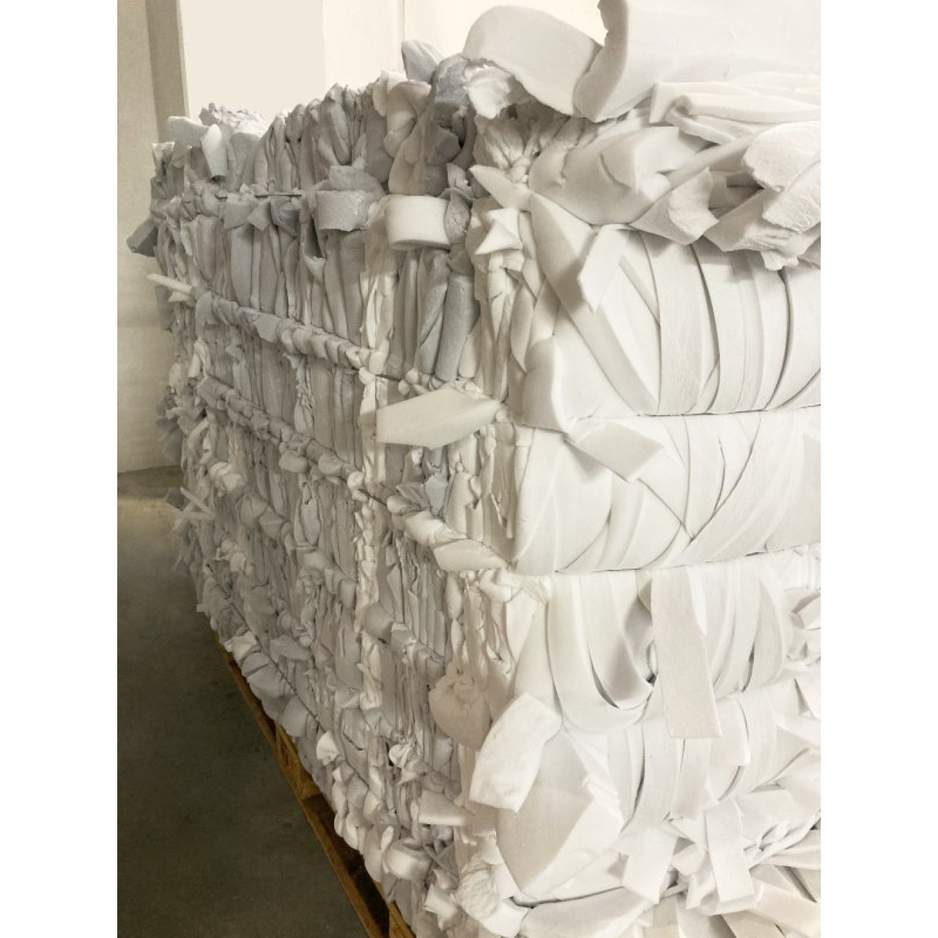 Restblock aus Basotect® Reststücken, gepresst 150cm x 80cm x 100cm, ca. 150Kg