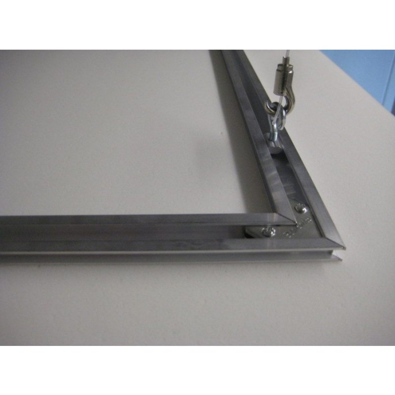 Deckensegel Akustiksegel weiss 100 x 100 x 5cm inkl. stabilisierende Aluschiene