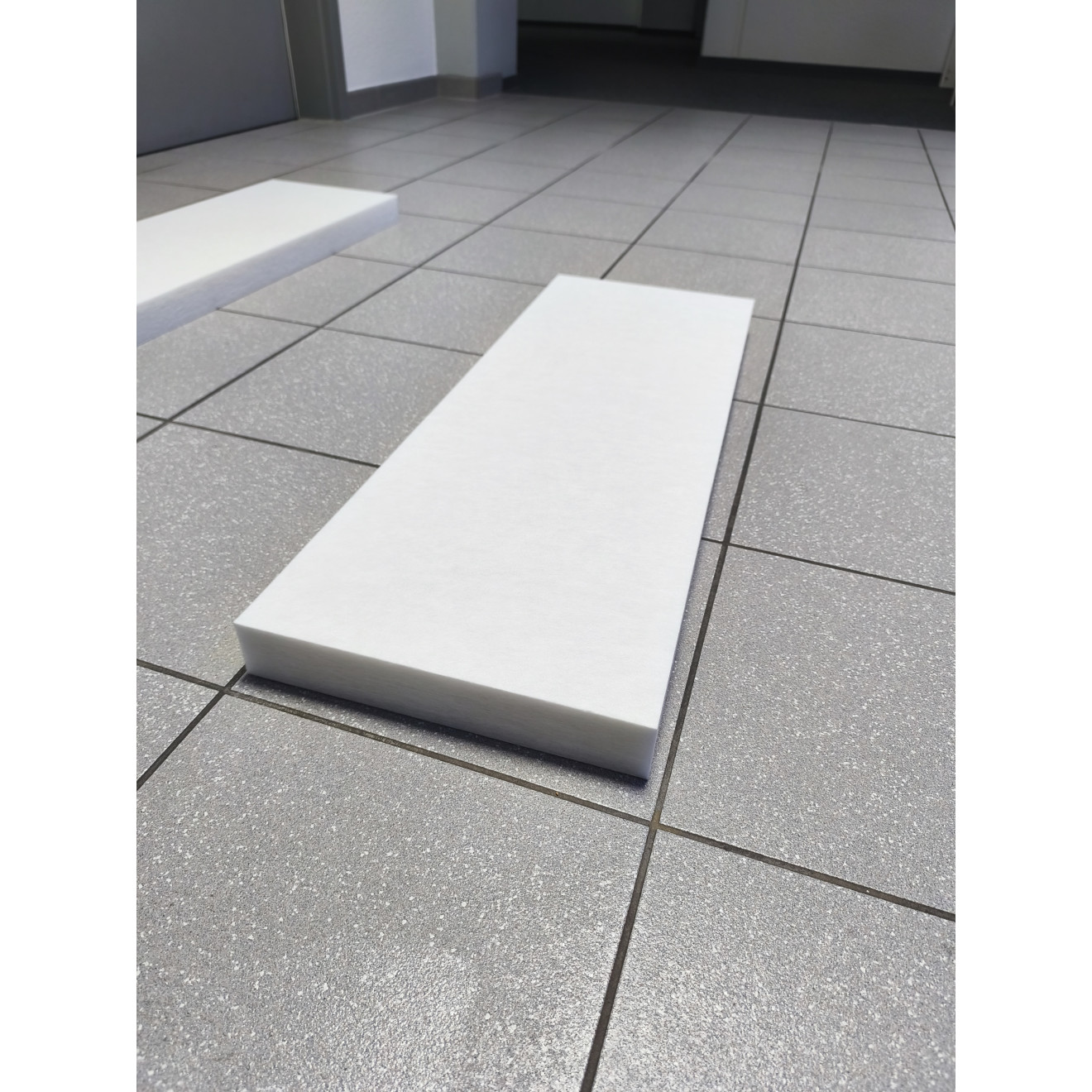 Sonderangebot PET-VLIES Akustikabsorber 86cm x 30cm x 5cm, weiße Vliesoberfläche