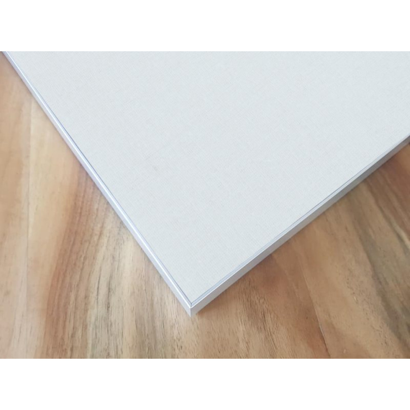 Akustikbild Unifarben mit hochwertigem ©Camira YS165