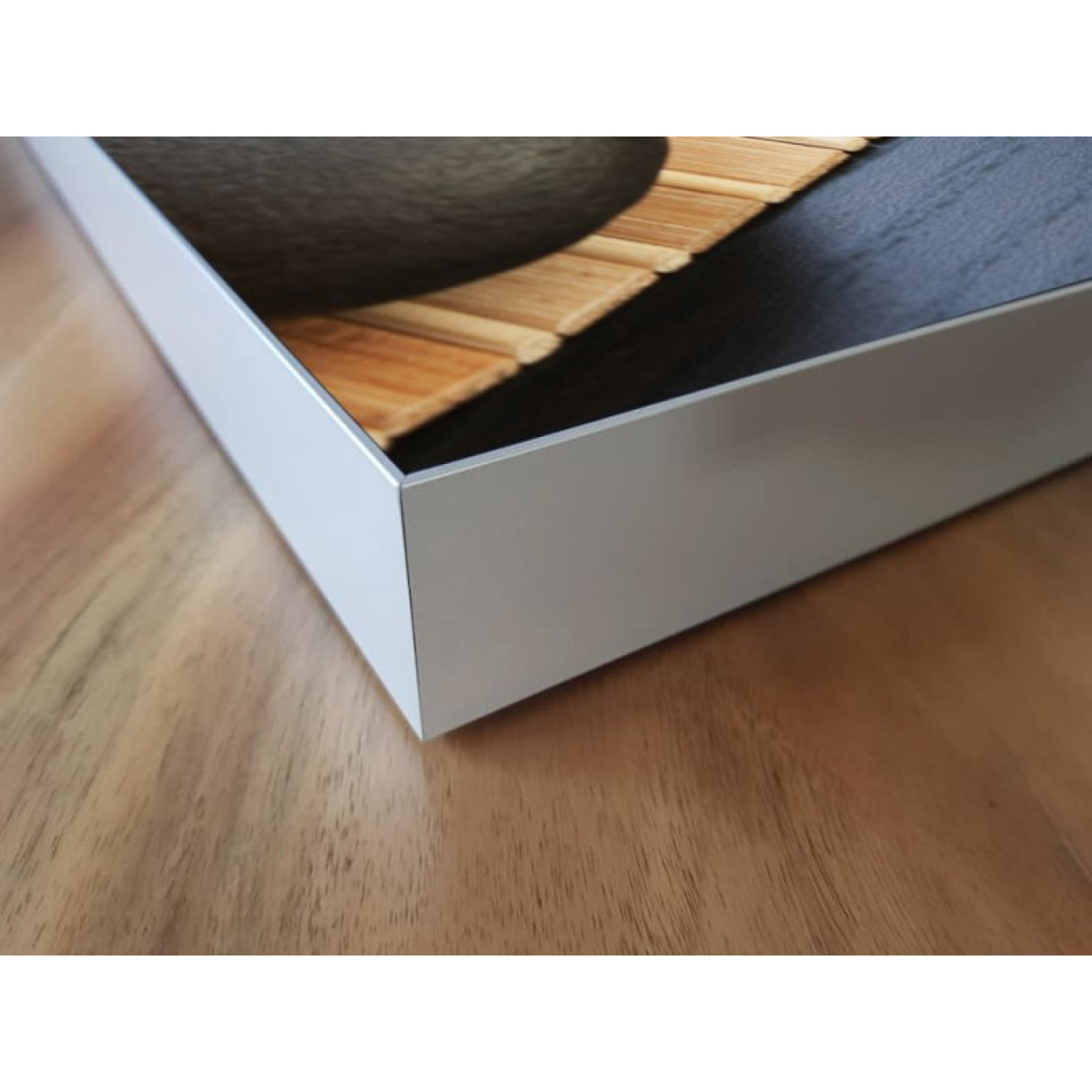 Akustikbild Steine und Bambusmatte