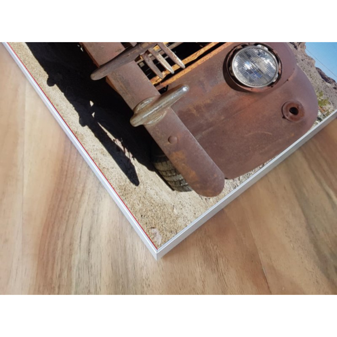 Akustikbild Rostiger Oldtimer frontal