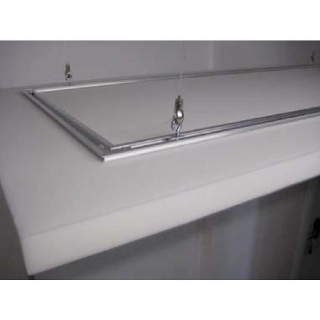 Deckensegel Akustiksegel weiss 100 x 100 x 5cm inkl. stabilisierende Aluschiene