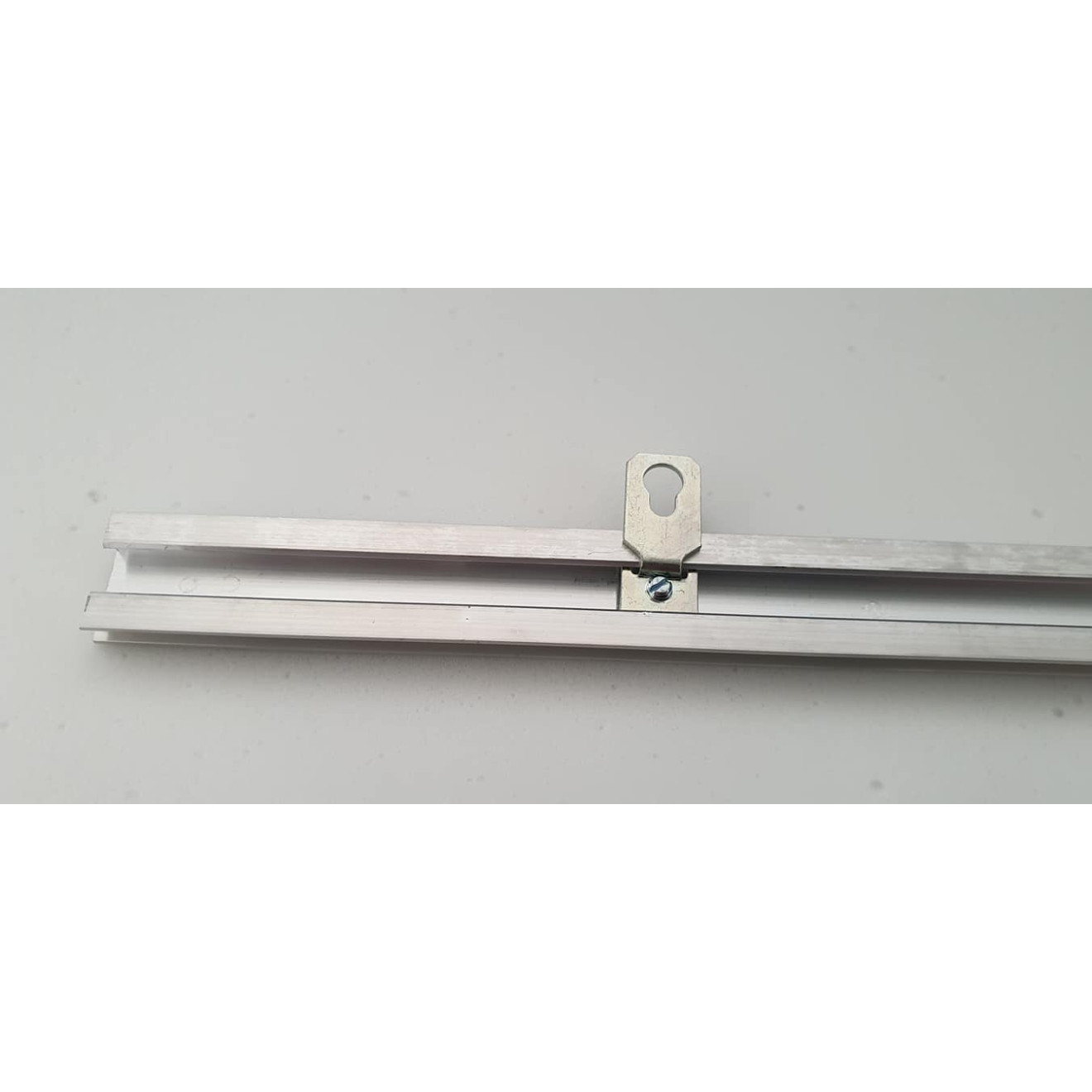50cm Montageschiene für Wand- oder Deckenbefestigung