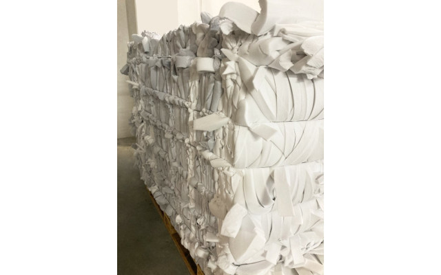 Restblock aus Basotect® Reststücken, gepresst 150cm x 80cm x 100cm, ca. 150Kg