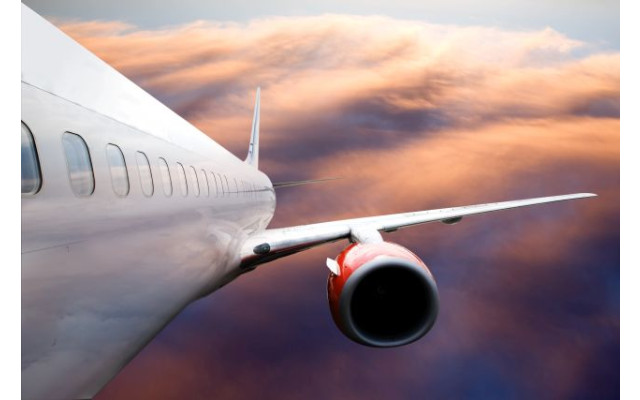 Akustikbild Flugzeug über den Wolken - nah